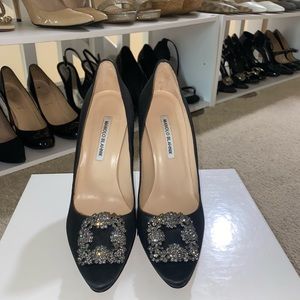 Authentic Manolo Blahnik Hangisi pumps
